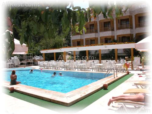 Mr. Crane Hotel 8